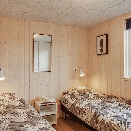 In With Sauna *